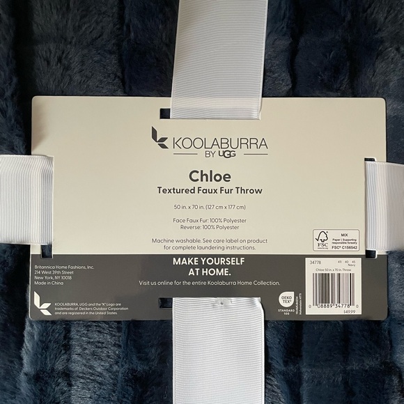 Koolaburra by UGG Textured Faux Fur Throw in Navy - Picture 4 of 4